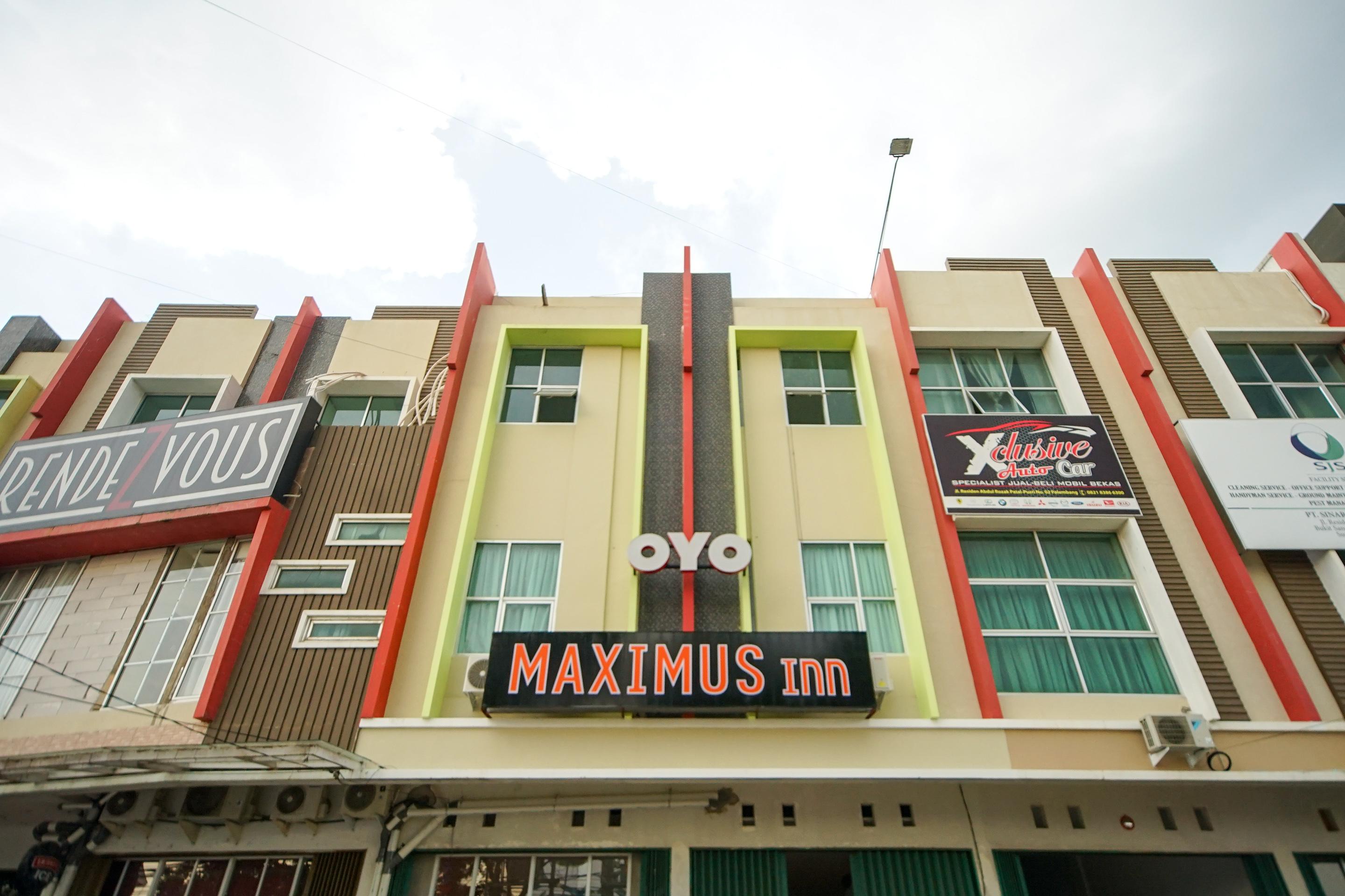 Oyo 251 The Maximus Inn Hotel Palembang Exterior photo